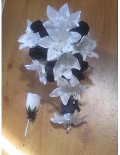 Bouquet de Mariée Classique Cascade "Cecilia" avec roses, lys, perle 2