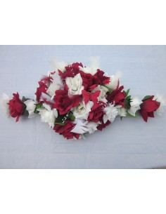 Gerbe voiture mariage bordeaux papillon avec des roses et papillons