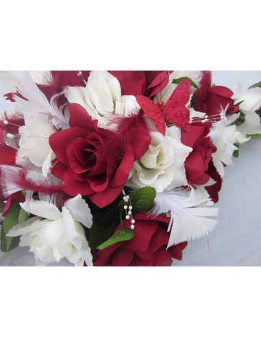 Gerbe voiture mariage bordeaux papillon avec des roses et papillons