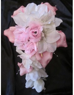 Bouquet de mariage cascade thème blanc / rose tendre avec Perles