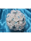 Bouquet de mariée turquoise avec roses, perles, papillons et diamants