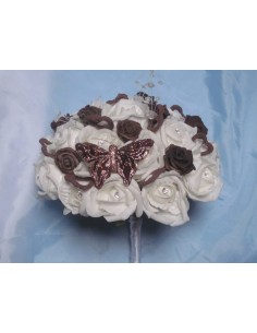 Bouquet de mariage chocolat avec des roses, coeurs et papillons 2