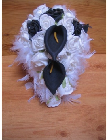 Bouquet de la Mariée Cascade esprit Baroque avec des roses et perles