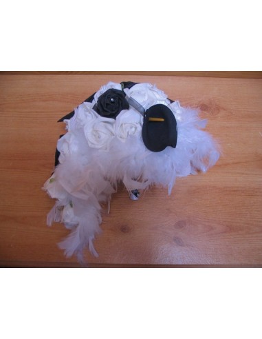 Bouquet de la Mariée Cascade esprit Baroque avec des roses et perles