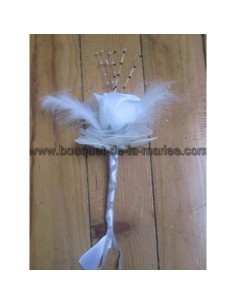 Baguette demoiselle d'honneur avec rose, plumes, petites perles