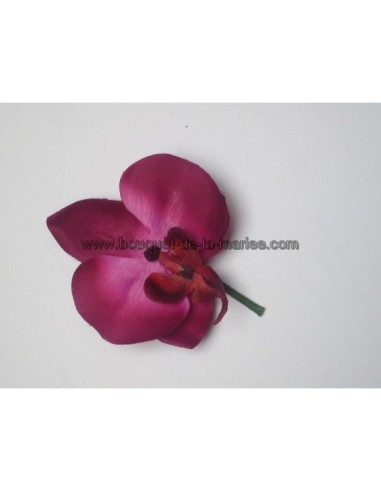 Boutonnière pour mariage avec des orchidées fuchsia