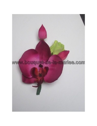 Boutonnière mariage fushia vert anis avec des orchidées