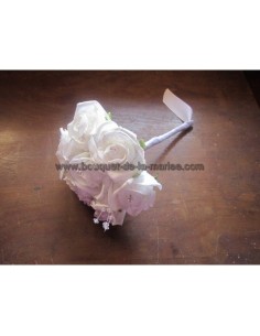 Bouquet demoiselle d'honneur avec de belles roses diamantées 2