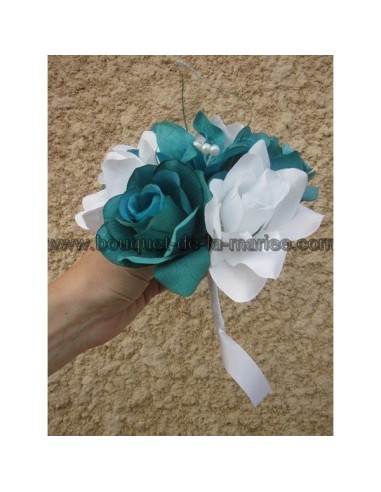 Bouquet demoiselle d'honneur avec des roses turquoises et blanches