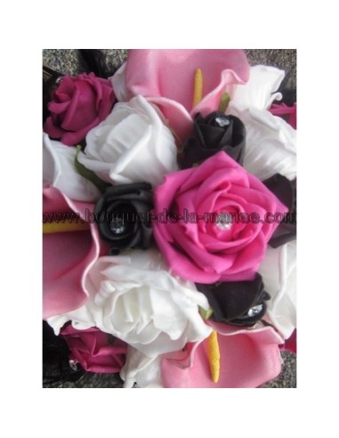 Bouquet mariage Rond thème noir et fuchsia avec Roses et Arums