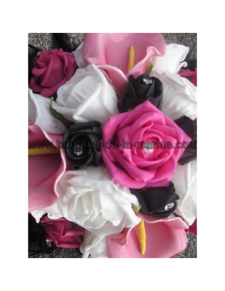 Bouquet mariage Rond thème noir et fuchsia avec Roses et Arums