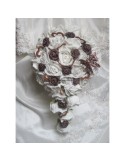 Bouquet mariée tombant chocolat ou parme avec cœurs et papillon