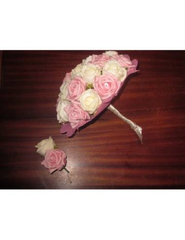 Bouquet de mariée rond rose tendre avec roses et diamants fantaisie