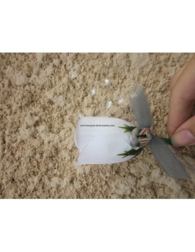 Bouquet Cascade de mariee avec des Roses Blanches ou Argentées