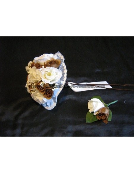 Bouquet de mariée et boutonnière thème chocolat avec roses, perles