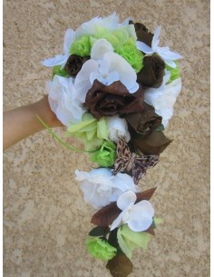 Bouquet Cascade pour mariage thème Vert Anis et Chocolat