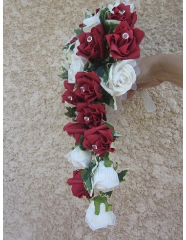 Bouquet Mariage Cascade "Lola" des roses et diamants fantaisies