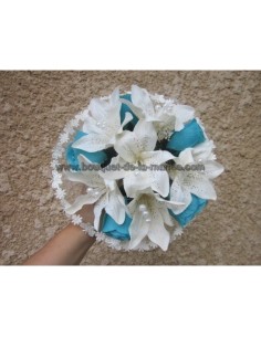 Bouquet de Mariée et Boutonnière fait avec des Lys, Roses, Perles