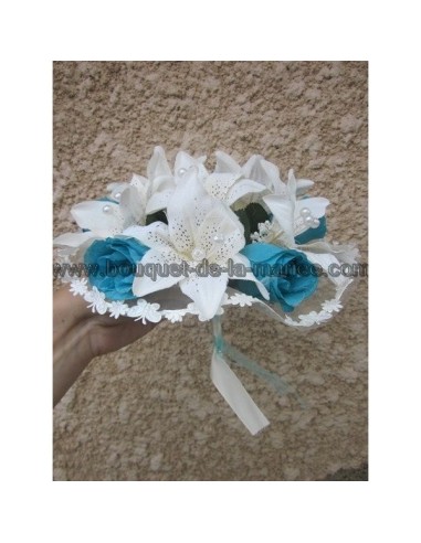 Bouquet de Mariée et Boutonnière fait avec des Lys, Roses, Perles