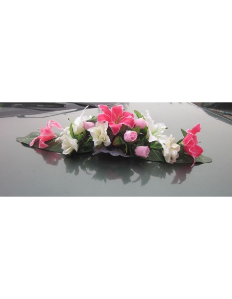 Composition florale pour Mariage avec lys et roses bordeaux ou rose