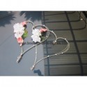 Décoration voiture de mariage "Cœurs" argenté avec arums, perles et roses blanches