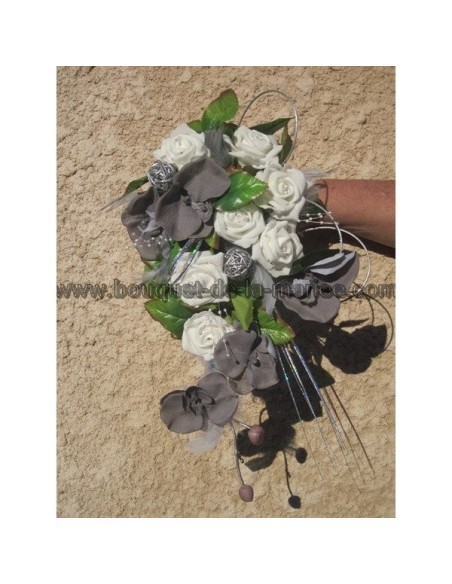 Bouquet de mariage cascade thème orchidée gris argent et roses