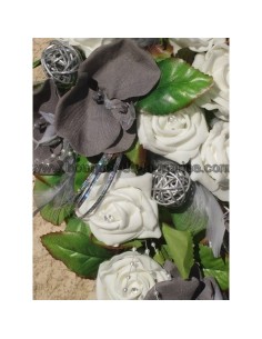 Bouquet de mariage cascade thème orchidée gris argent et roses 2
