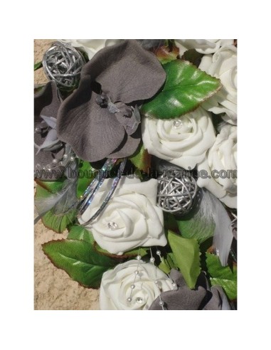 Bouquet de mariage cascade thème orchidée gris argent et roses