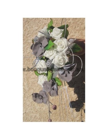 Bouquet de mariage cascade thème orchidée gris argent et roses