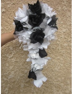 Bouquet de Mariage Cascade couleurs: noir argent, roses, strass