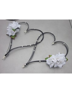 Décoration voiture pour mariage type Cœurs noir avec perles et roses éclatante