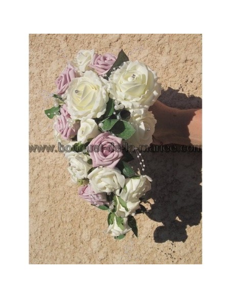 Bouquet mariée retombant ivoire et parme, perles et diamants