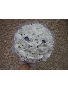 Bouquet de mariée avec des perles couleur parme ou chocolat
