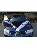 Decoration de voiture de mariage avec marguerites couleur prune