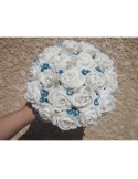 Bouquet mariée Rond avec roses blanches / turquoises et diamants