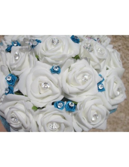 Bouquet mariée Rond avec roses blanches / turquoises et diamants
