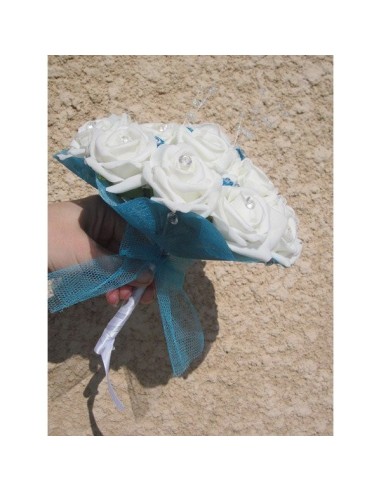 Bouquet mariée Rond avec roses blanches / turquoises et diamants