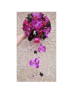 Bouquet de mariage cascade thème fuchsia noir avec diamants