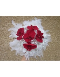 Bouquet mariée rond thème orchidées rouge, plumes, perles