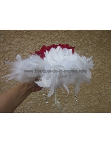 Bouquet mariée rond thème orchidées rouge, plumes, perles