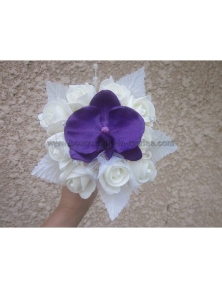 Bouquet demoiselle d'honneur avec roses et orchidée prune