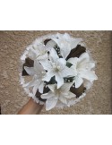Beau Bouquet de la mariée fait avec des Lys, Roses, Tulle et Perles
