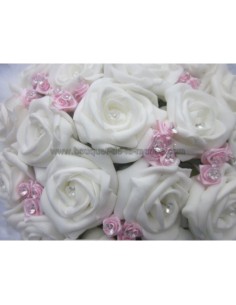 Bouquet de mariage Féerique fait avec des roses et plumes blanche 2