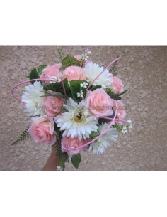Bouquet de la mariée Splendide fait des marguerites et roses perlées
