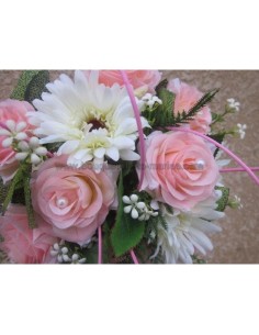Bouquet de la mariée Splendide fait des marguerites et roses perlées 2