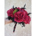 Bouquet de mariée Rond Rouge et Noir fait avec des plumes et perles
