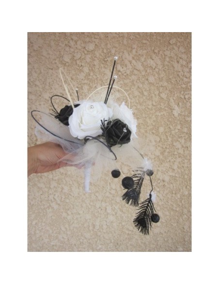 Bouquet de mariee Moderne Noir et Blanc avec roses,plumes,perles