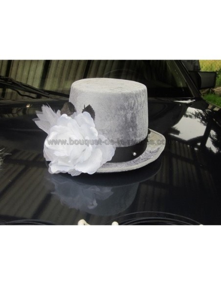 Décoration de voiture des mariés: chapeau, voile noir, blanc, gris