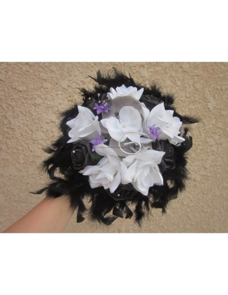 Idée mariage: Splendide Bouquet de mariée cascade thème Noir et Blanc