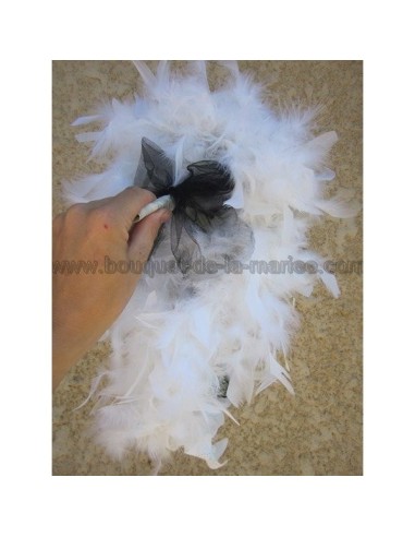 Bouquet de Mariée tombant fait de Lys, Perles, Roses et Plumes